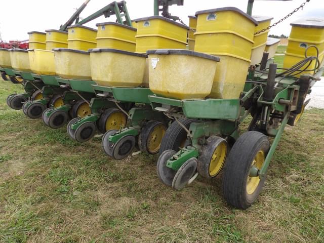 Image of John Deere 7000 equipment image 4