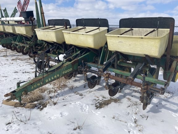 Main image John Deere 7000