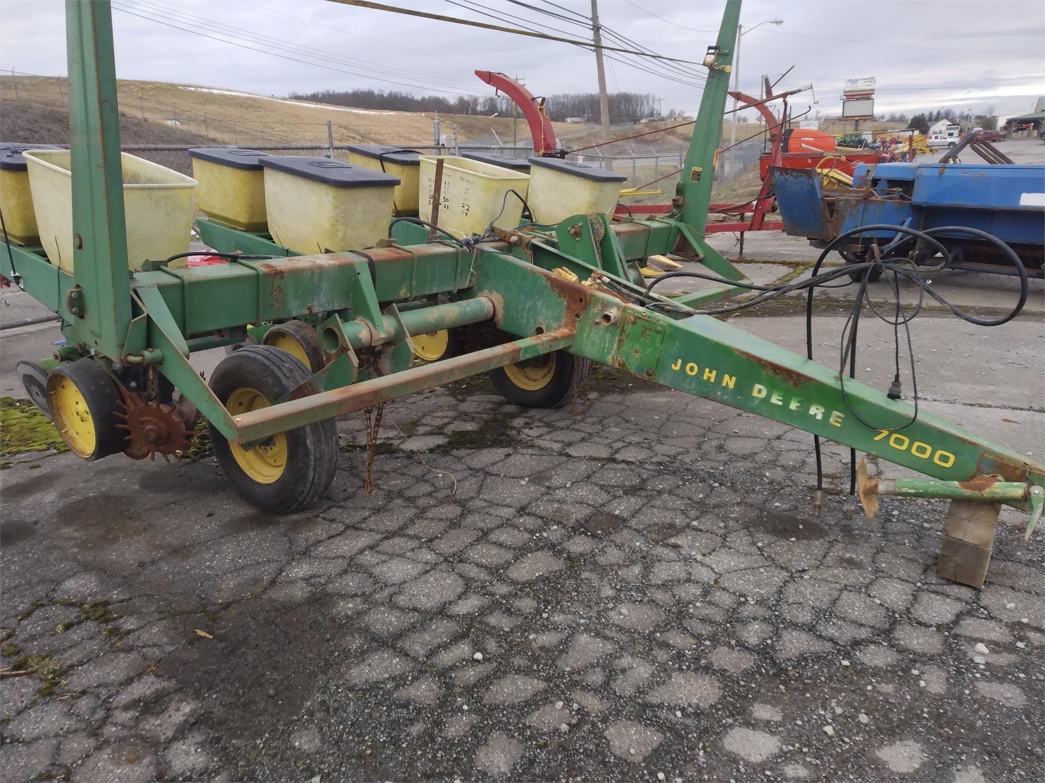 Main image John Deere 7000