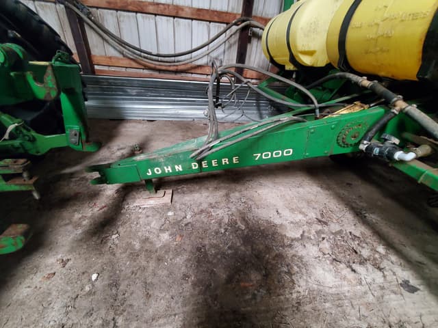 Image of John Deere 7000 equipment image 2