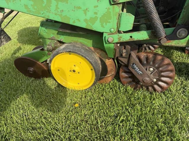 Image of John Deere 7000 equipment image 3