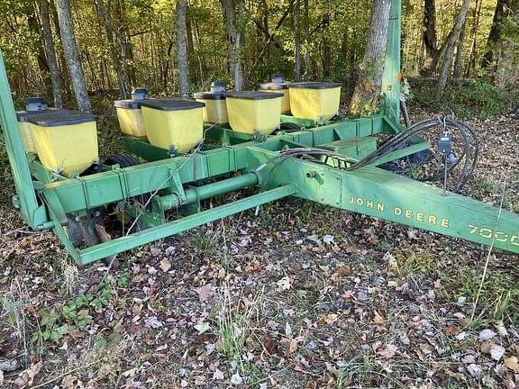 Image of John Deere 7000 equipment image 2