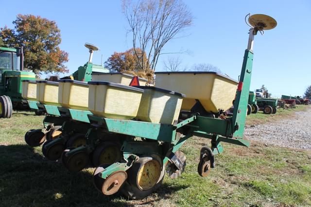 Image of John Deere 7000 equipment image 3