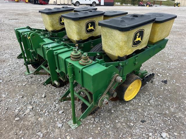 Image of John Deere 7000 equipment image 1