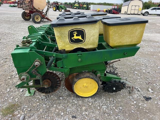 Image of John Deere 7000 equipment image 2