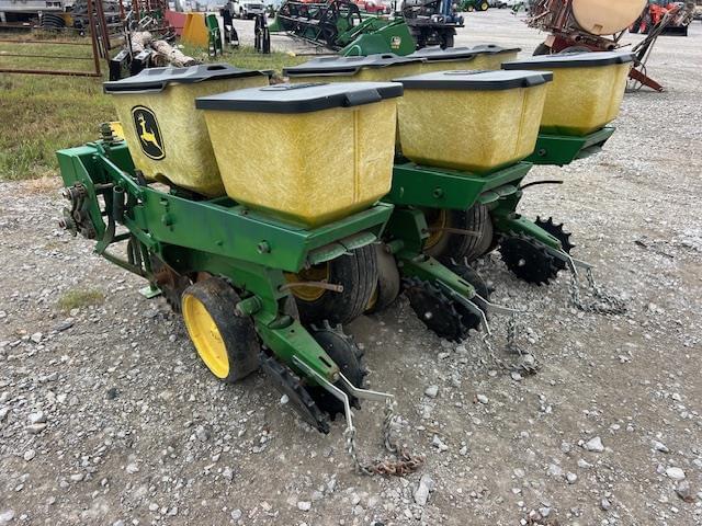 Image of John Deere 7000 equipment image 3