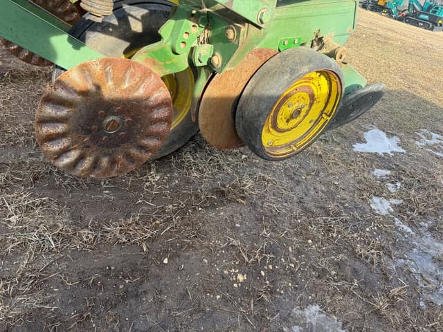 Image of John Deere 7000 equipment image 4