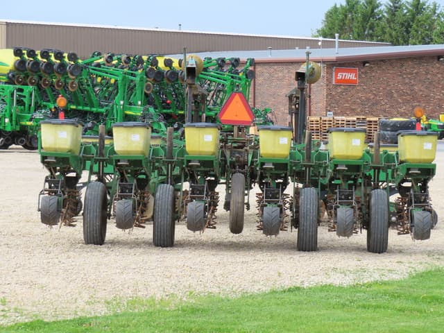 Image of John Deere 7000 equipment image 4