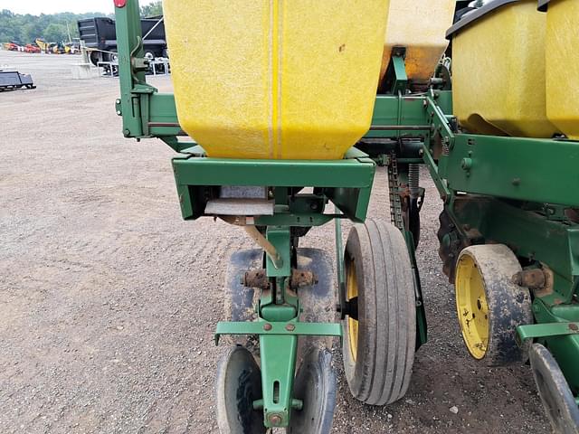 Image of John Deere 7000 equipment image 3