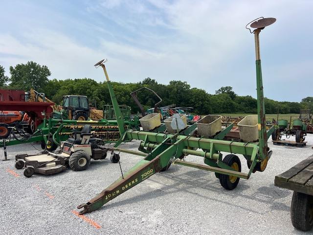 Image of John Deere 7000 Primary image