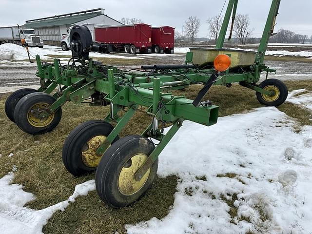 Image of John Deere 7000 equipment image 3