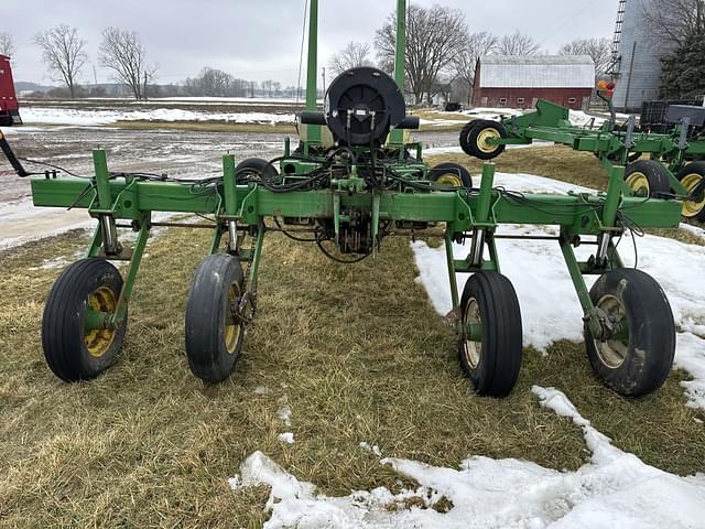 Image of John Deere 7000 equipment image 4