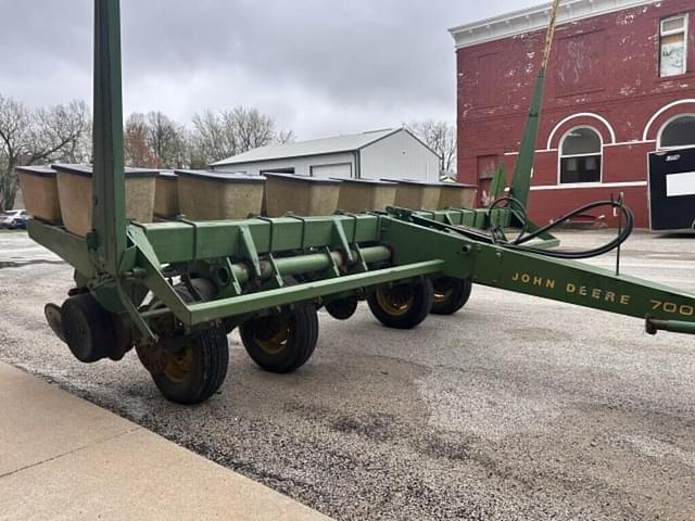Image of John Deere 7000 equipment image 4