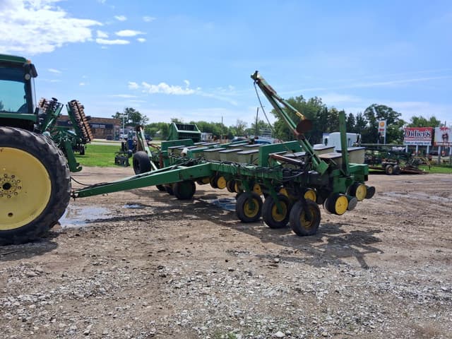Image of John Deere 7000 equipment image 3