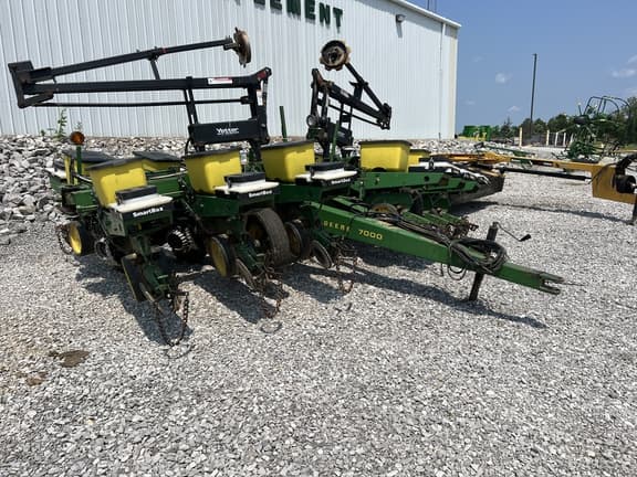 Image of John Deere 7000 Primary image