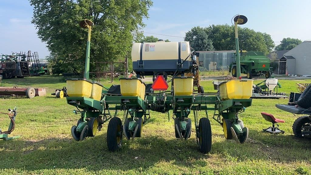 Image of John Deere 7000 Image 1