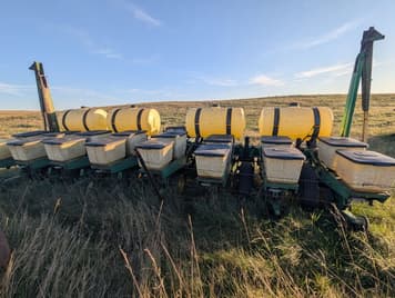 Main image John Deere 7000