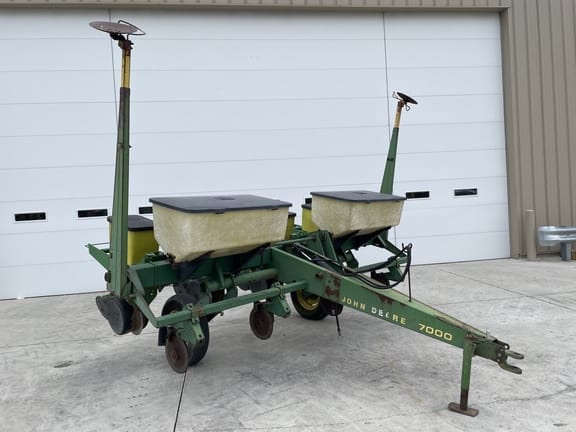 Main image John Deere 7000