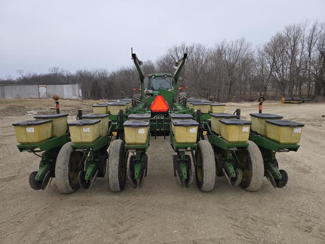 Image of John Deere 7000 equipment image 3