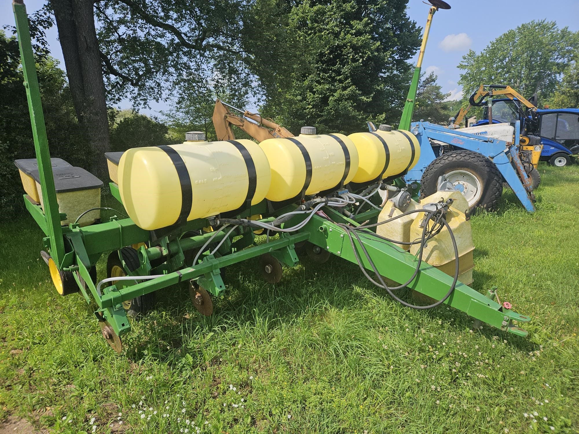 John Deere 7000 Equipment Image0