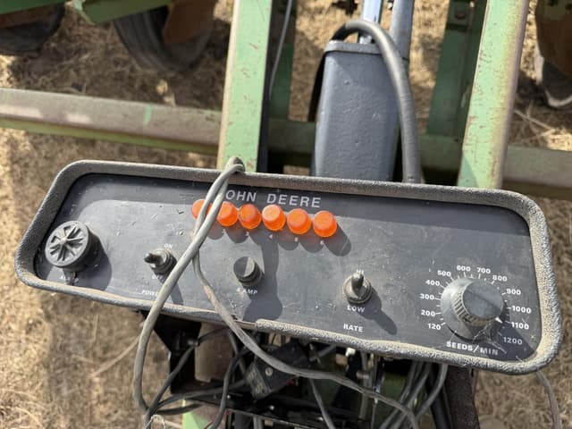 Image of John Deere 7000 equipment image 4