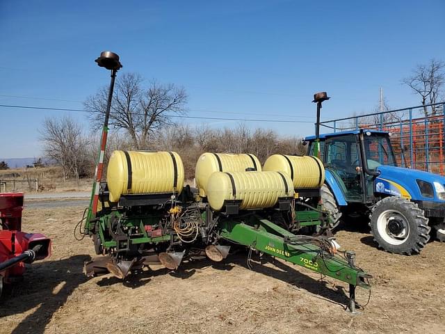 Image of John Deere 7000 equipment image 2