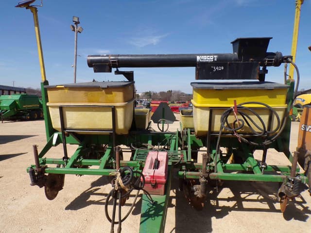 Image of John Deere 7000 equipment image 2