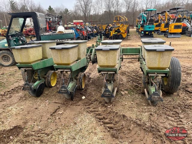 Image of John Deere 7000 equipment image 1