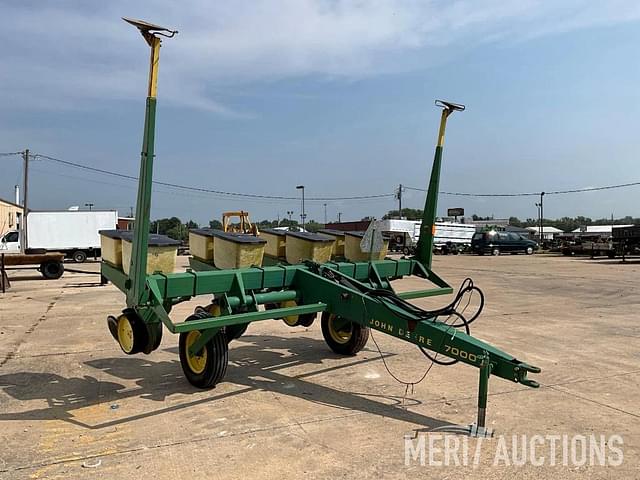 Image of John Deere 7000 equipment image 4