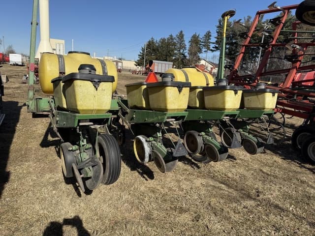 Image of John Deere 7000 equipment image 4