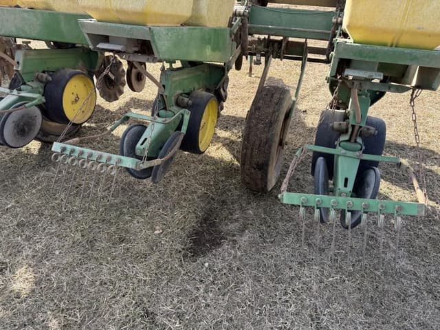 Image of John Deere 7000 equipment image 4