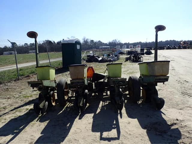 Image of John Deere 7000 equipment image 2