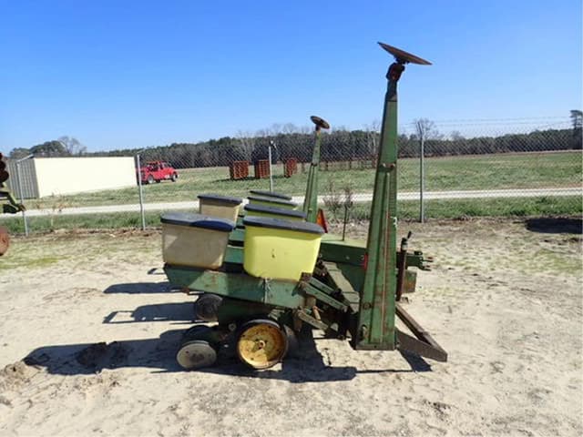 Image of John Deere 7000 equipment image 1