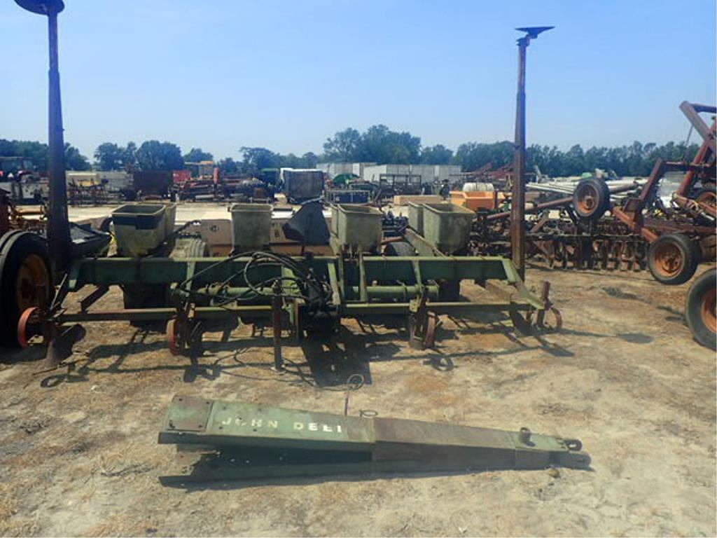 Image of John Deere 7000 Primary image