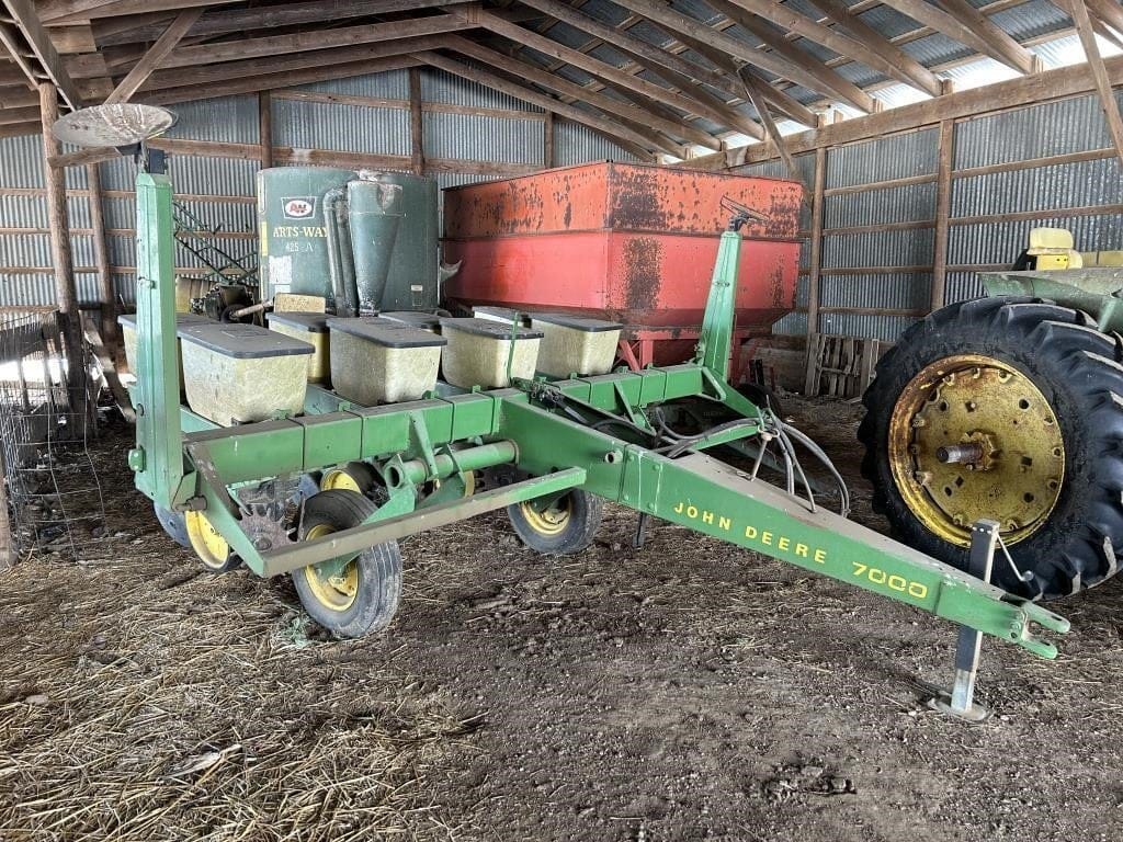 John Deere 7000 Equipment Image0
