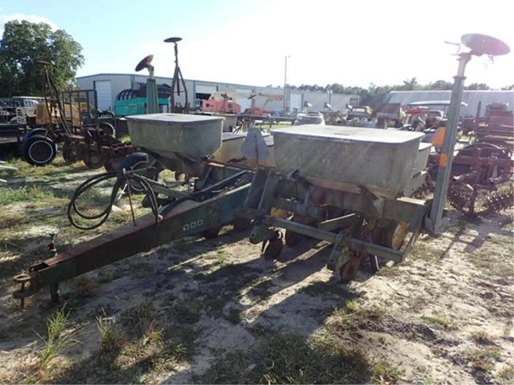 Image of John Deere 7000 Primary image