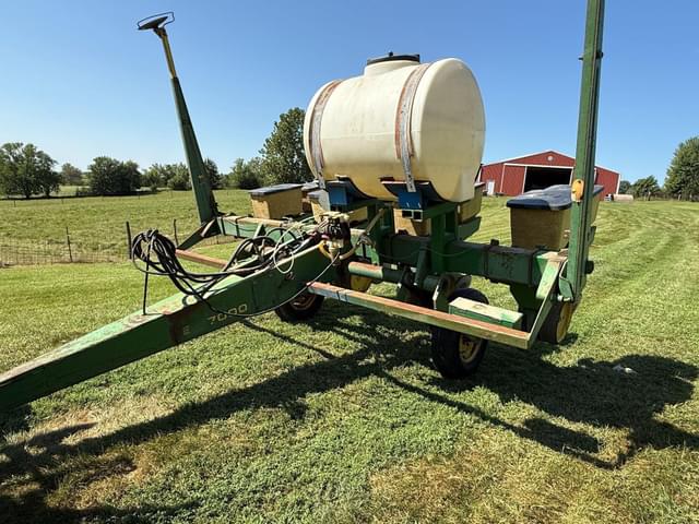 Image of John Deere 7000 equipment image 2