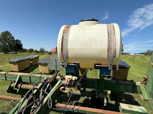 Image of John Deere 7000 equipment image 3