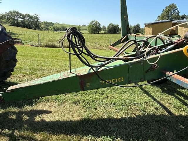 Image of John Deere 7000 equipment image 1