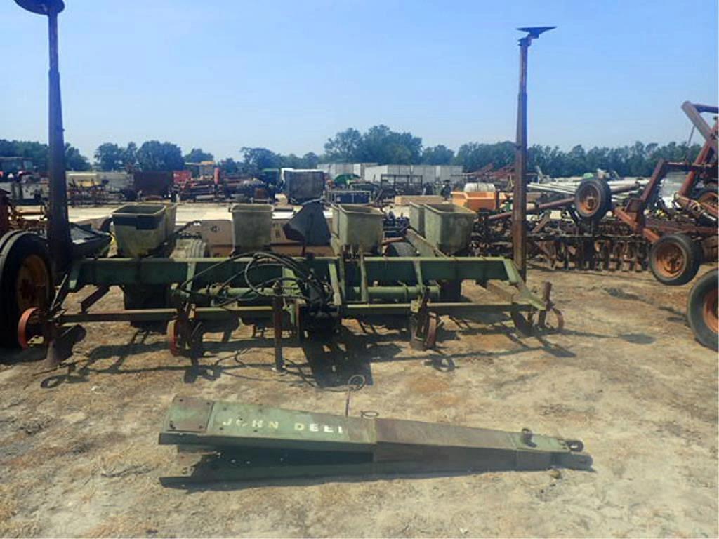 Image of John Deere 7000 Primary image