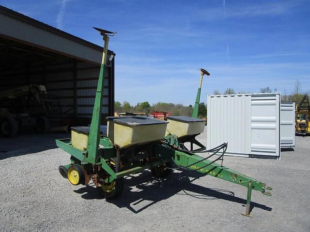 Image of John Deere 7000 equipment image 1