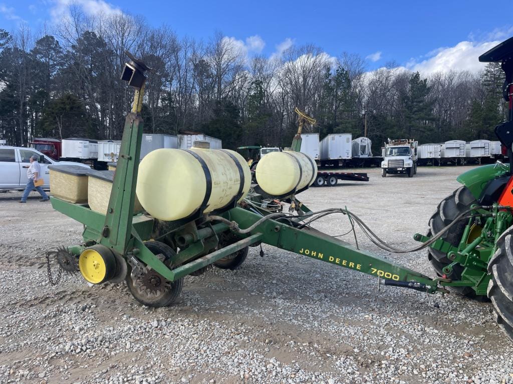 Main image John Deere 7000