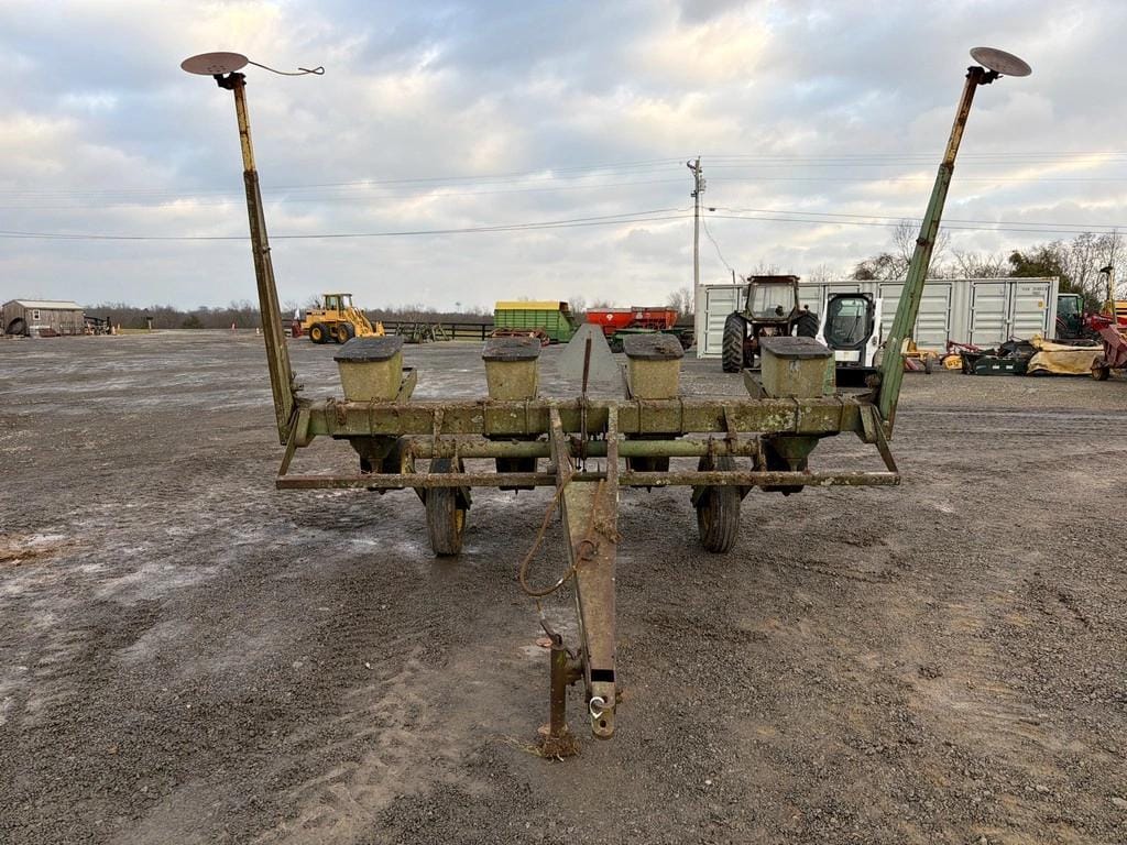 John Deere 7000 Equipment Image0