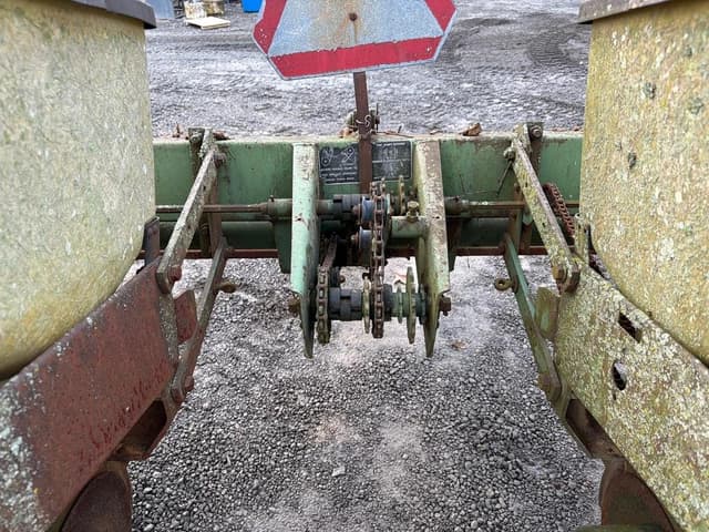 Image of John Deere 7000 equipment image 4