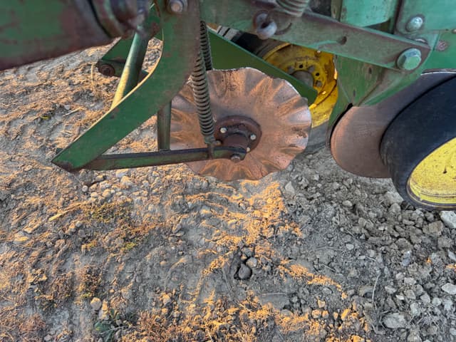 Image of John Deere 7000 equipment image 4