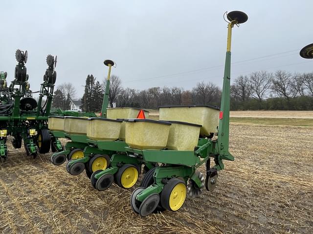 Image of John Deere 7000 equipment image 3