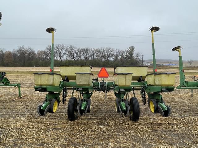 Image of John Deere 7000 equipment image 4