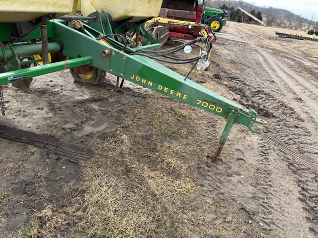 Image of John Deere 7000 equipment image 4