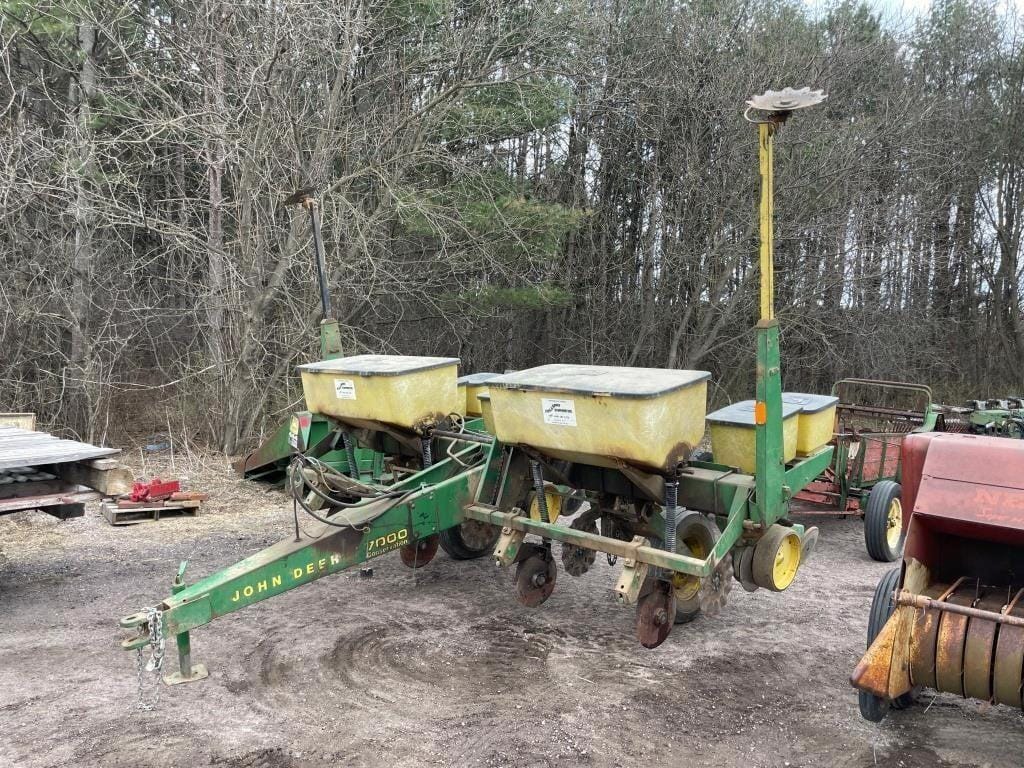 Main image John Deere 7000
