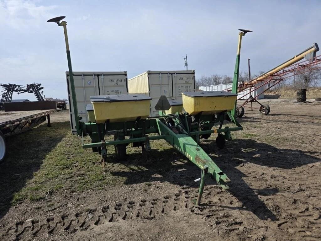 John Deere 7000 Equipment Image0